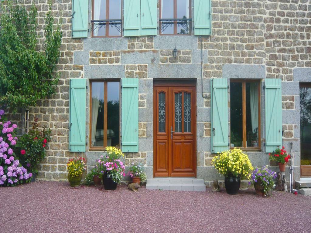 Le Rocher B&B Yvrandes Eksteriør billede