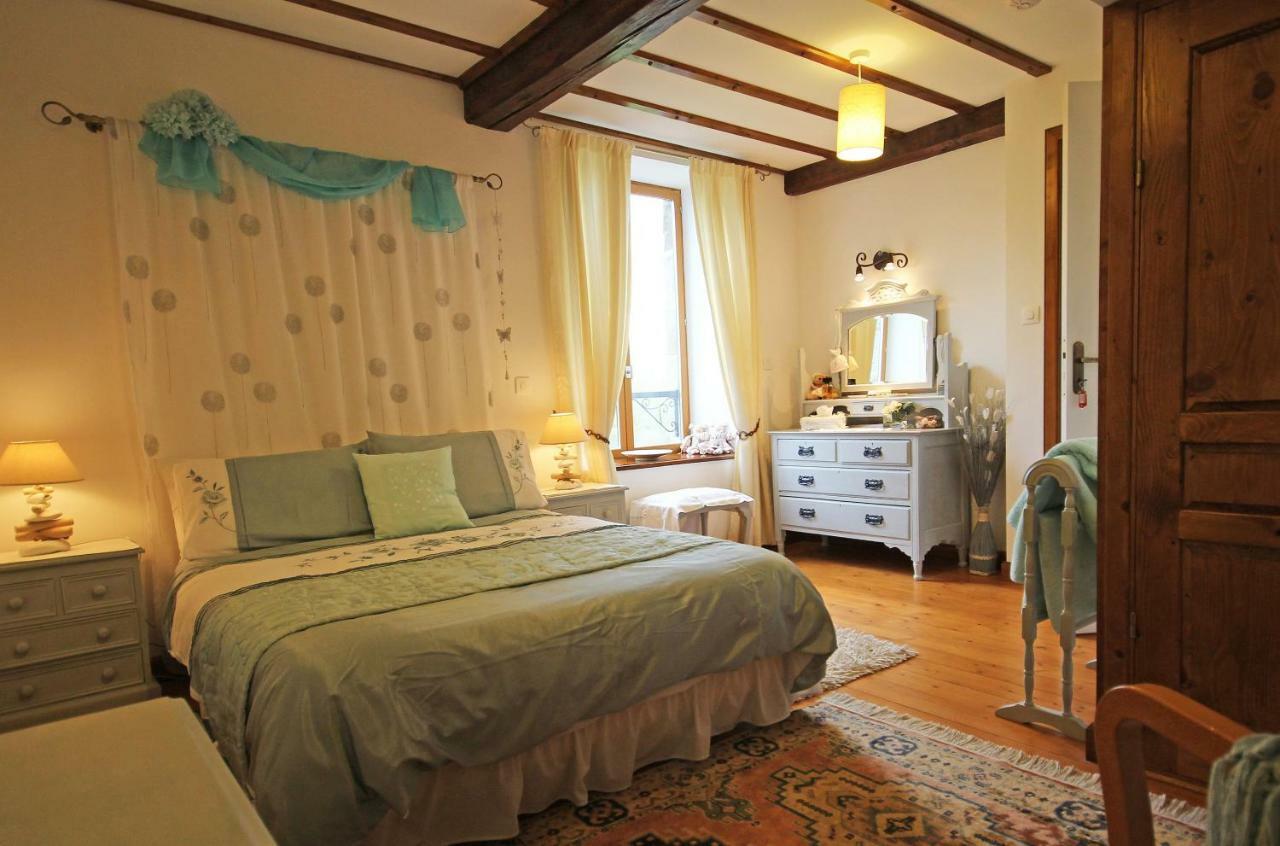 Le Rocher B&B Yvrandes Eksteriør billede